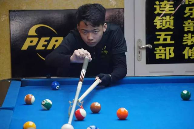 不勒斯前锋 不勒斯前锋